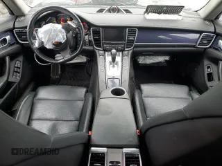 2015 Porsche Panamera 4 z VIN WP0AA2A72FL000789, wystawiony jako Copart lot #51923145 z przebiegiem 138 411 mil mil oraz Szkoda całkowita • Salvage title. Historia ofert i sprzedaży dostępna na DreamBid. Obrazek 8.