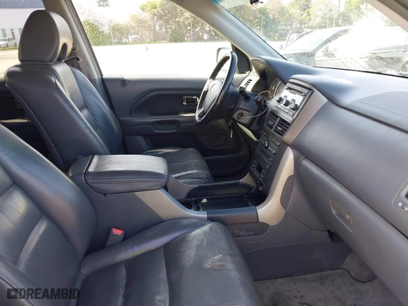 2006 Honda Pilot EX-L with RES with VIN 5FNYF28656B016419, listed as a IAAI auction lot 41620977 with 206,372 mi miles. Bid and sale history available at carsss.com. Image 5.