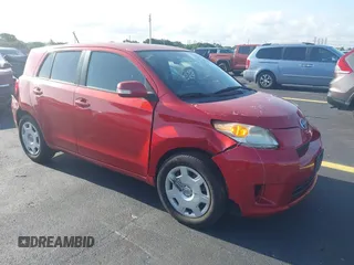 2008 Scion xD z VIN JTKKU10468J020158, wystawiony jako IAAI lot #42210532 z przebiegiem 142 091 mil mil oraz . Historia ofert i sprzedaży dostępna na DreamBid. Obrazek 1.