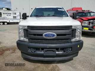 2019 Ford F-250 XL with VIN 1FT7W2B60KEC69079, listed as a Copart auction lot 57605395 with 142,011 mi miles and Clean title. Bid and sale history available at DreamBid. Image 5.