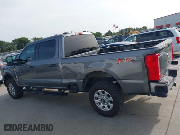 2024 Ford F-250 XL with VIN 1FT7W2BT5RED57884, listed as a IAAI auction lot 42605362 with 37,644 mi miles and . Bid and sale history available at DreamBid. Image 14.