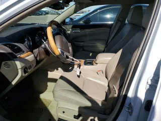 2014 Chrysler 300 C with VIN 2C3CCAKT8EH287743, listed as a Copart auction lot 46525465 with 86,282 mi miles and Salvage Title. Bid and sale history available at DreamBid. Image 7.