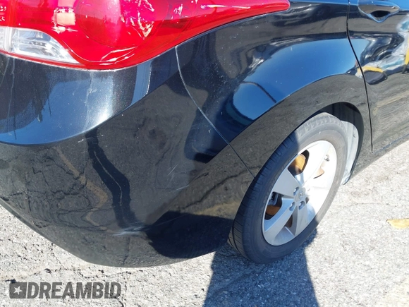 2011 Hyundai Elantra Limited с VIN 5NPDH4AE7BH053067, выставлен на аукционе IAAI как лот 41679315 с пробегом 148 961 миль миль и . История ставок и продаж доступна на DreamBid. Изображение 6.