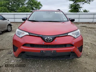 2017 Toyota RAV4 LE z VIN JTMBFREV9HJ118067, wystawiony jako Copart lot #62819085 z przebiegiem 70 408 mil mil oraz Szkoda całkowita • Salvage title. Historia ofert i sprzedaży dostępna na DreamBid. Obrazek 5.