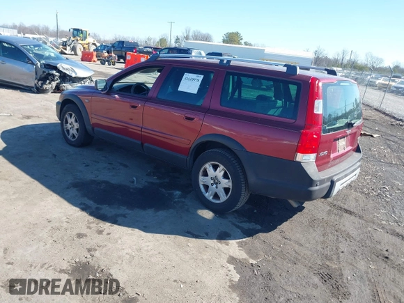 2006 Volvo XC70 with VIN YV4SZ592661225863, listed as a IAAI auction lot 41610978 with 284,602 mi miles. Bid and sale history available at carsss.com. Image 3.