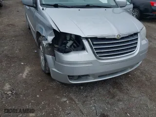 2008 Chrysler Town & Country Touring with VIN 2A8HR54P18R611579, listed as a IAAI auction lot 41909066 with 106,143 mi miles. Bid and sale history available at carsss.com. Image 6.