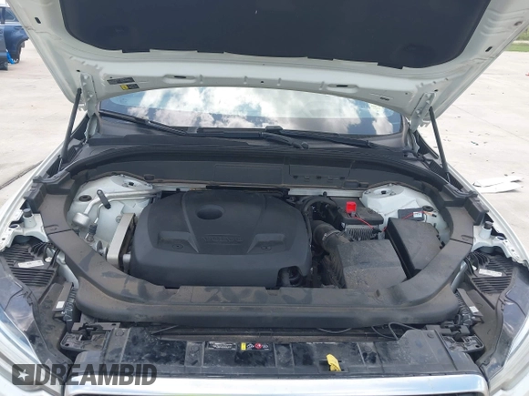 2020 Volvo XC60 R-Design with VIN YV4102DM6L1517568, listed as a IAAI auction lot 42383551 with 68,879 mi miles and . Bid and sale history available at DreamBid. Image 10.
