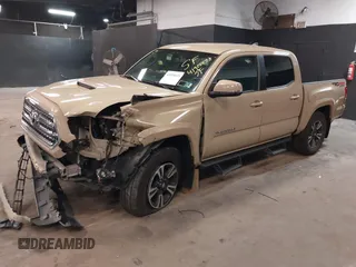 2016 Toyota Tacoma SR with VIN 5TFCZ5AN4GX033255, listed as a IAAI auction lot 41920633 with 71,681 mi miles and . Bid and sale history available at carsss.com. Image 17.