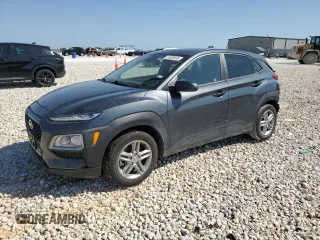 2021 Hyundai Kona SE z VIN KM8K1CAA3MU653690, wystawiony jako Copart lot #51009535 z przebiegiem 93 615 mil mil oraz Szkody całkowita. Historia ofert i sprzedaży dostępna na DreamBid. Obrazek 1.