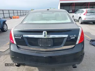 2009 Lincoln MKS с VIN 1LNHM94R79G625838, выставлен на аукционе IAAI как лот 42278619 с пробегом 120 377 миль миль и . История ставок и продаж доступна на DreamBid. Изображение 16.