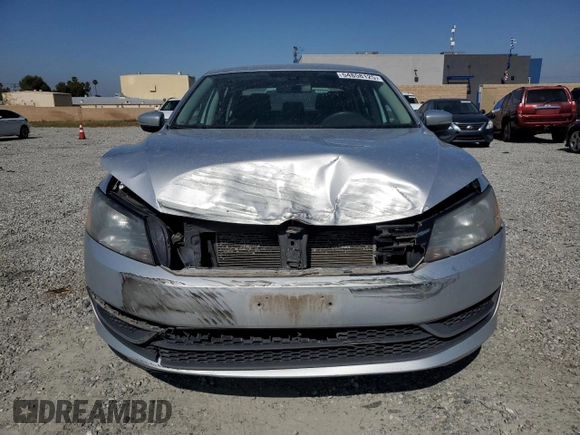 2013 Volkswagen Passat Wolfsburg Edition z VIN 1VWAH7A31DC027577, wystawiony jako Copart lot #54858125 z przebiegiem 88 685 mil mil oraz Szkoda całkowita • Salvage title. Historia ofert i sprzedaży dostępna na DreamBid. Obrazek 5.