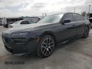 2024 BMW i7 xDrive60 z VIN WBY53EJ05RCP85098, wystawiony jako Copart lot #58196175 z przebiegiem 13 426 mil mil oraz Tytuł czysty. Historia ofert i sprzedaży dostępna na DreamBid. Obrazek 1.