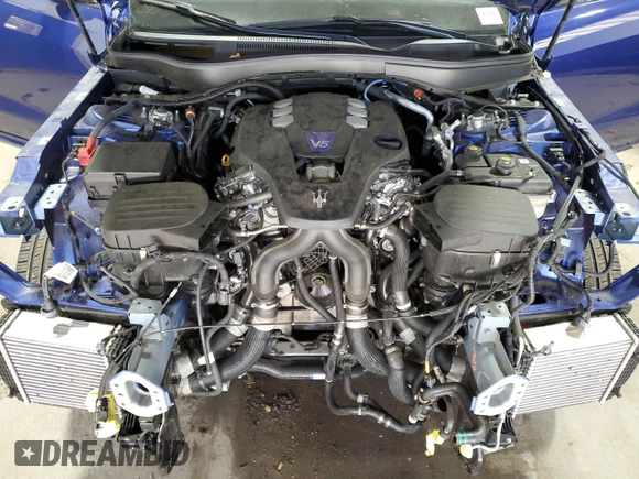 2024 Maserati Levante with VIN ZN661YUM4RX450899, listed as a Copart auction lot 57894355 with 8,952 mi miles and Salvage title. Bid and sale history available at DreamBid. Image 12.