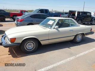 1981 Mercedes-Benz 380 380SL with VIN WDBBA45A0BB004442, listed as a IAAI auction lot 42124354 with 177,453 mi miles. Bid and sale history available at carsss.com. Image 14.
