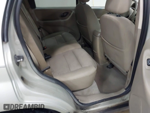 2005 Ford Escape XLT with VIN 1FMYU03115KA29039, listed as a IAAI auction lot 42159988 with 240,047 mi miles and . Bid and sale history available at DreamBid. Image 8.