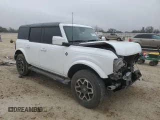 2023 Ford Bronco z VIN 1FMEE5BP3PLB45231, wystawiony jako Copart lot #42771335 z przebiegiem 45 981 mil mil oraz Szkoda całkowita • Salvage title. Historia ofert i sprzedaży dostępna na DreamBid. Obrazek 4.