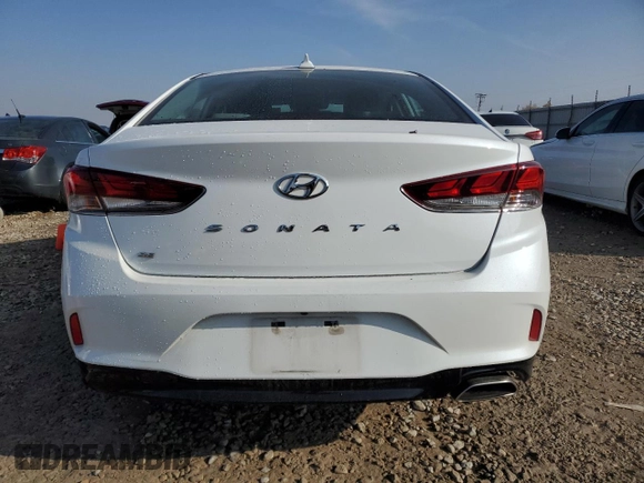 2018 Hyundai Sonata SE z VIN 5NPE24AF3JH599877, wystawiony jako Copart lot #82849334 z przebiegiem Nie podano mil oraz Szkoda całkowita • Salvage title. Historia ofert i sprzedaży dostępna na DreamBid. Obrazek 6.
