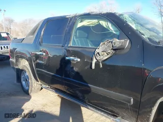 2008 Chevrolet Avalanche LS with VIN 3GNFK12318G149856, listed as a IAAI auction lot 41435274 with 216,734 mi miles. Bid and sale history available at carsss.com. Image 14.