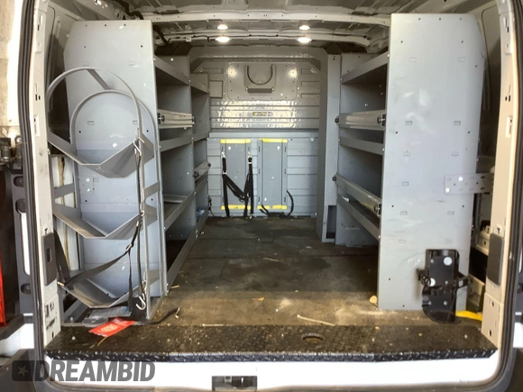 2021 Ford Transit с VIN 1FTBR1YG8MKA40049, выставлен на аукционе IAAI как лот 42843942 с пробегом 78 346 миль миль и . История ставок и продаж доступна на DreamBid. Изображение 16.