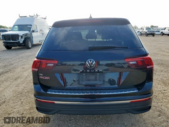 2022 Volkswagen Tiguan SE z VIN 3VV3B7AX3NM114527, wystawiony jako Copart lot #61301715 z przebiegiem 60 534 mil mil oraz Szkoda całkowita • Salvage title. Historia ofert i sprzedaży dostępna na DreamBid. Obrazek 6.