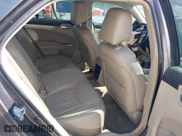 2014 Chrysler 300 z VIN 2C3CCAAG1EH212760, wystawiony jako IAAI lot #42139245 z przebiegiem 129 868 mil mil oraz . Historia ofert i sprzedaży dostępna na DreamBid. Obrazek 8.