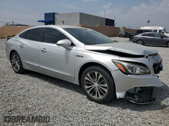 2017 Buick LaCrosse Essence with VIN 1G4ZP5SS8HU207573, listed as a Copart auction lot 55532085 with 62,660 mi miles and Salvage Title. Bid and sale history available at DreamBid. Image 4.
