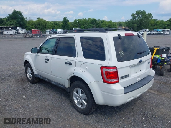 2012 Ford Escape XLT z VIN 1FMCU9D77CKB60829, wystawiony jako IAAI lot #42653677 z przebiegiem 151 116 mil mil oraz . Historia ofert i sprzedaży dostępna na DreamBid. Obrazek 3.