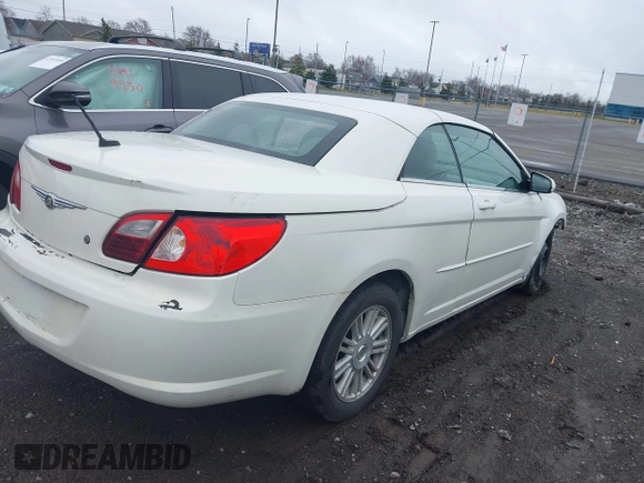 2008 Chrysler Sebring Touring z VIN 1C3LC55R08N260653, wystawiony jako IAAI lot #41920159 z przebiegiem 114 543 mil mil oraz . Historia ofert i sprzedaży dostępna na DreamBid. Obrazek 4.