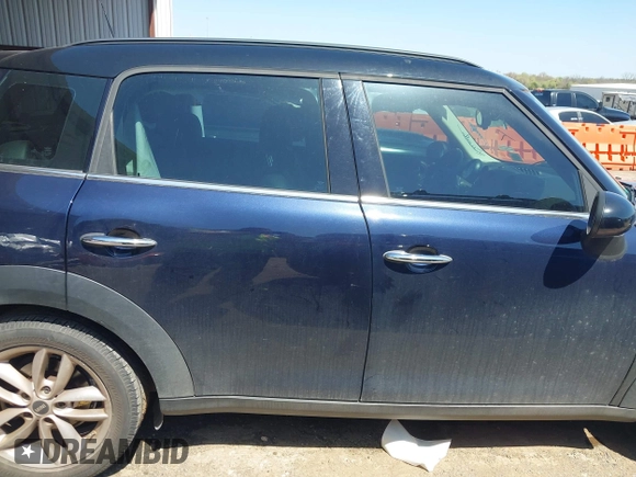 2014 MINI Countryman S with VIN WMWZC3C5XEWP27221, listed as a IAAI auction lot 41957817 with 112,353 mi miles and . Bid and sale history available at DreamBid. Image 14.