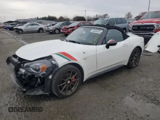 2020 FIAT 124 Spider Abarth with VIN JC1NFAEKXL0145861, listed as a Copart auction lot 84888424 with 20,429 mi miles and Salvage Title. Bid and sale history available at DreamBid. Image 1.