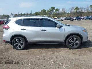 2019 Nissan Rogue SL with VIN 5N1AT2MV5KC829785, listed as a IAAI auction lot 42033567 with 77,907 mi miles and . Bid and sale history available at carsss.com. Image 13.