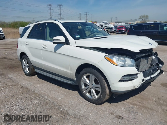 2013 Mercedes-Benz M 350 with VIN 4JGDA2EB0DA201610, listed as a IAAI auction lot 42123259 with 188,416 mi miles and . Bid and sale history available at carsss.com. Image 1.