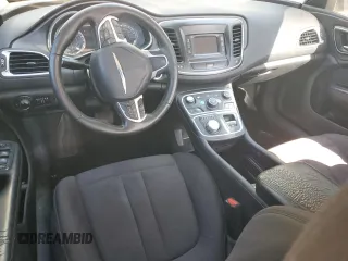 2015 Chrysler 200 Limited z VIN 1C3CCCAB8FN741695, wystawiony jako Copart lot #58062015 z przebiegiem Nie podano mil oraz Szkody całkowita. Historia ofert i sprzedaży dostępna na DreamBid. Obrazek 8.