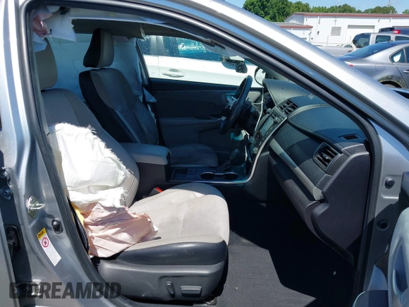 2017 Toyota Camry XLE z VIN 4T1BF1FK6HU411103, wystawiony jako IAAI lot #42233170 z przebiegiem 125 740 mil mil oraz . Historia ofert i sprzedaży dostępna na DreamBid. Obrazek 5.