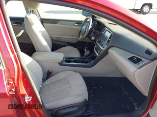 2018 Hyundai Sonata SE z VIN 5NPE24AF4JH615682, wystawiony jako IAAI lot #41888584 z przebiegiem 68 123 mil mil oraz . Historia ofert i sprzedaży dostępna na DreamBid. Obrazek 5.