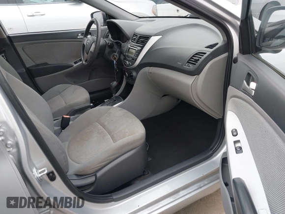 2013 Hyundai Accent GLS z VIN KMHCT4AE3DU548980, wystawiony jako IAAI lot #41562618 z przebiegiem 62 704 mil mil oraz . Historia ofert i sprzedaży dostępna na DreamBid. Obrazek 5.
