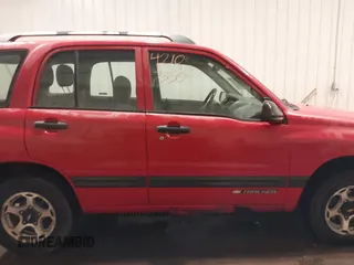 2001 Chevrolet Tracker z VIN 2CNBJ13C116953953, wystawiony jako IAAI lot #42107350 z przebiegiem 185 898 mil mil oraz . Historia ofert i sprzedaży dostępna na DreamBid. Obrazek 13.