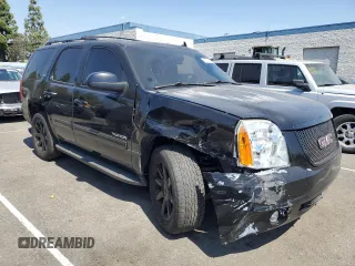 2013 GMC Yukon SLT with VIN 1GKS1CE06DR162852, listed as a Copart auction lot 71586174 with 182,169 mi miles and Salvage Title. Bid and sale history available at carsss.com. Image 4.