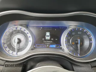 2019 Chrysler 300 Touring with VIN 2C3CCAAG8KH602041, listed as a Copart auction lot 49162125 with 77,740 mi miles and Salvage Title. Bid and sale history available at carsss.com. Image 9.