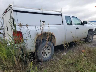 2007 Chevrolet Silverado 1500 Work Truck with VIN 1GCEC19C77Z584810, listed as a Copart auction lot 75645674 with 260,921 mi miles and Clean Title. Bid and sale history available at carsss.com. Image 3.