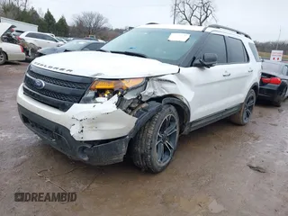 2014 Ford Explorer Sport z VIN 1FM5K8GT3EGB49107, wystawiony jako IAAI lot #41400418 z przebiegiem 150 755 mil mil oraz . Historia ofert i sprzedaży dostępna na DreamBid. Obrazek 18.