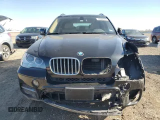 2013 BMW X5 xDrive35i z VIN 5UXZV4C53D0B24617, wystawiony jako Copart lot #48004515 z przebiegiem Nie podano mil oraz Szkody całkowita. Historia ofert i sprzedaży dostępna na DreamBid. Obrazek 5.