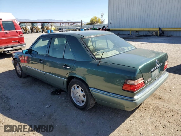 1994 Mercedes-Benz 400 E z VIN WDBEA34E1RC085144, wystawiony jako Copart lot #50966615 z przebiegiem 63 404 mil mil oraz Tytuł czysty. Historia ofert i sprzedaży dostępna na DreamBid. Obrazek 2.