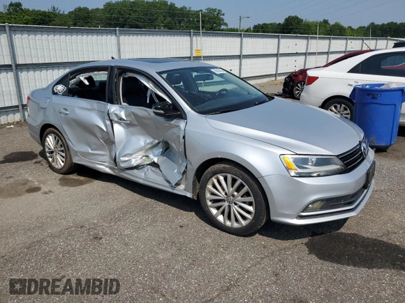 2015 Volkswagen Jetta SE с VIN 3VWD17AJ2FM350408, выставлен на аукционе Copart как лот 60422495 с пробегом 137 473 миль миль и Списание • Salvage title. История ставок и продаж доступна на DreamBid. Изображение 4.
