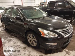 2013 Nissan Altima SV with VIN 1N4AL3AP8DN555186, listed as a IAAI auction lot 41576284 with 174,848 mi miles and . Bid and sale history available at carsss.com. Image 1.