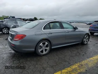 2017 Mercedes-Benz E 300 Luxury z VIN WDDZF4KB8HA108146, wystawiony jako Copart lot #58291275 z przebiegiem 96 000 mil mil oraz Szkoda całkowita • Salvage title. Historia ofert i sprzedaży dostępna na DreamBid. Obrazek 3.