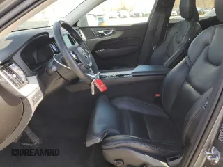 2021 Volvo XC60 Inscription z VIN YV4102RL1M1685670, wystawiony jako Copart lot #50512565 z przebiegiem 24 026 mil mil oraz Szkoda całkowita • Salvage title. Historia ofert i sprzedaży dostępna na DreamBid. Obrazek 7.