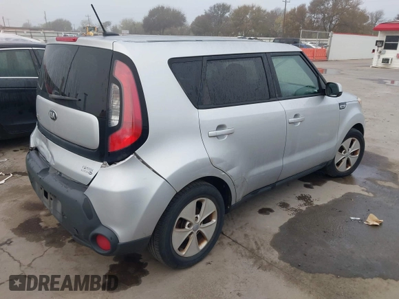 2016 Kia Soul with VIN KNDJN2A22G7834869, listed as a IAAI auction lot 41052392 with 100,551 mi miles. Bid and sale history available at carsss.com. Image 4.