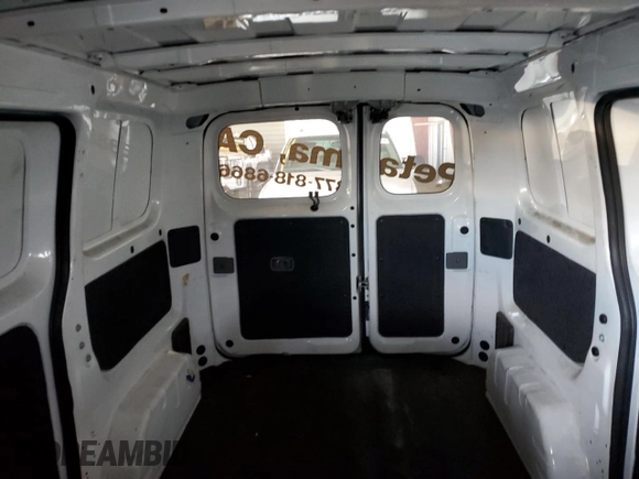 2015 Nissan NV200 S z VIN 3N6CM0KN0FK700948, wystawiony jako Copart lot #41622715 z przebiegiem 222 537 mil mil oraz Szkoda całkowita • Salvage title. Historia ofert i sprzedaży dostępna na DreamBid. Obrazek 10.