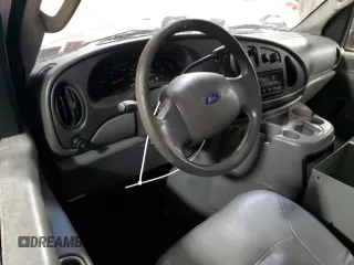 2004 Ford Econoline Cargo z VIN 1FTNE24LX4HA23218, wystawiony jako Copart lot #57945815 z przebiegiem 174 938 mil mil oraz Szkoda całkowita • Salvage title. Historia ofert i sprzedaży dostępna na DreamBid. Obrazek 8.